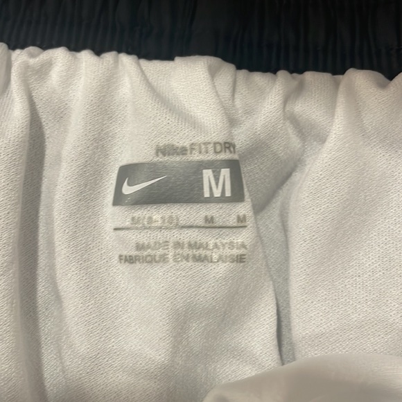 Nike Dri Fit Athletic Shorts Size M - Picture 2 of 4